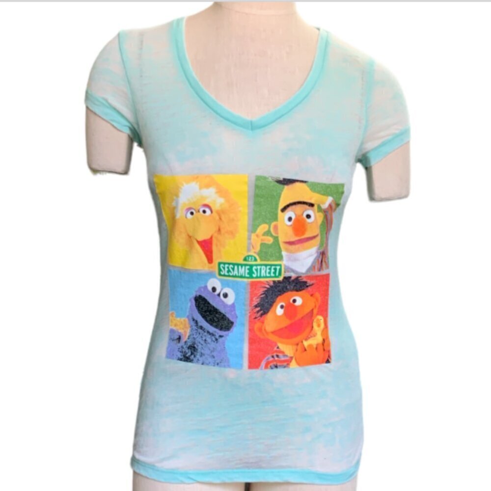 Sesame Street Graphic Tee V-Neck Short Sleeve Sz S #361C